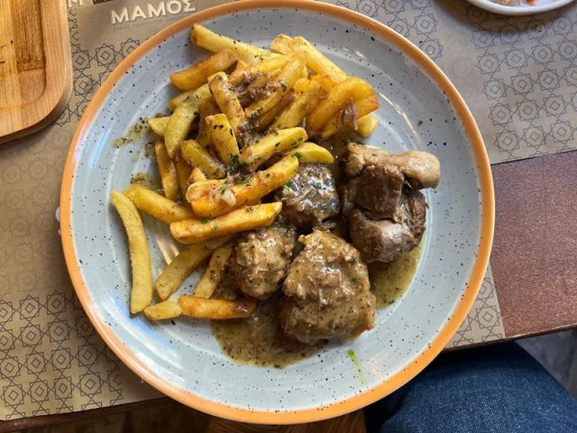 Χοιρινό λεμονάτο με πατάτες